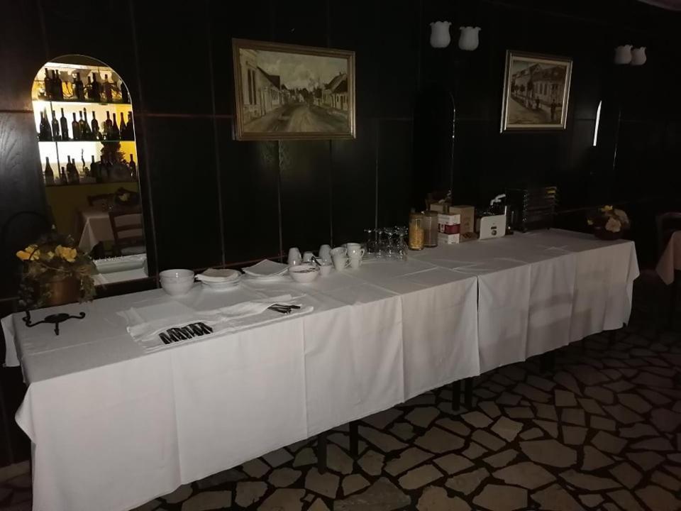 Bed and Breakfast Sulentic Sobe I Restoran Вировитица Экстерьер фото